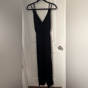 Classic Black V-Neck Maxi Dress